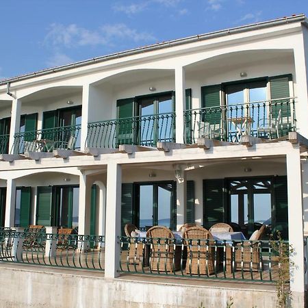 Villa Berg Maslinica Exterior photo